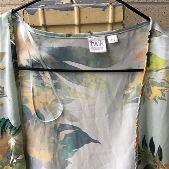 Colourful Komono - Picture 2 of 4